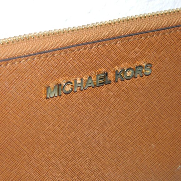 Michael Kors Hamilton Tote with Long Zip Wallet - Picture 11 of 16